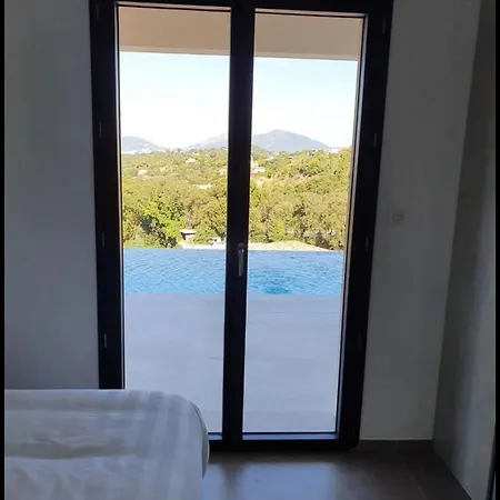 Superbe Villa Haut De Gamme Avec Piscine Privee A Seulement 5 Minutes Des Plages, Proche Ajaccio Et Porticcio