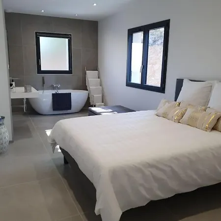Superbe Villa Haut De Gamme Avec Piscine Privee A Seulement 5 Minutes Des Plages, Proche Ajaccio Et Porticcio فيلة